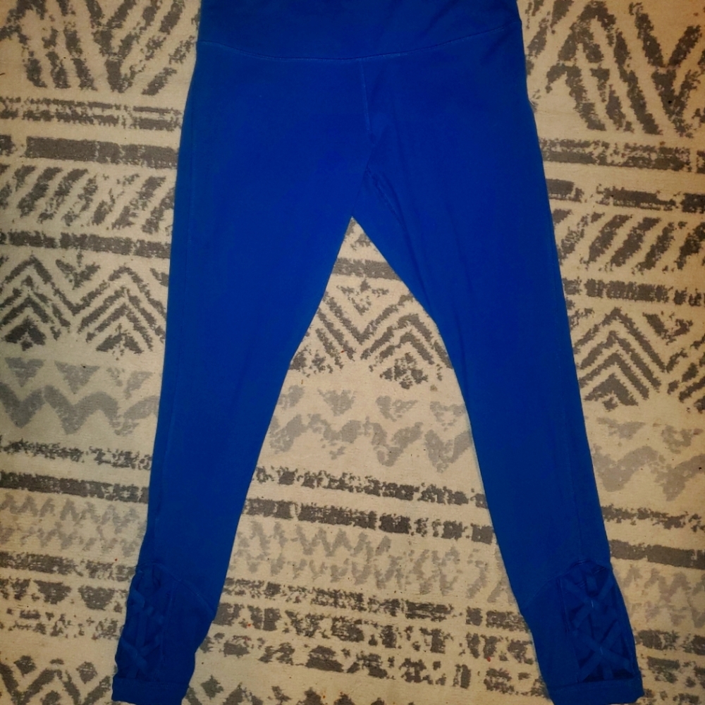 Yogalicious Leggings Blue Size: Medium